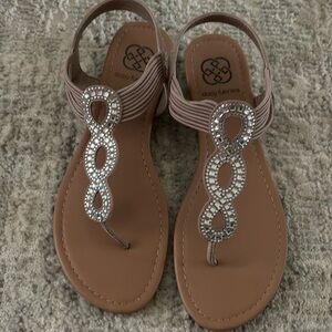 Daisy Fuentes sandals like new!